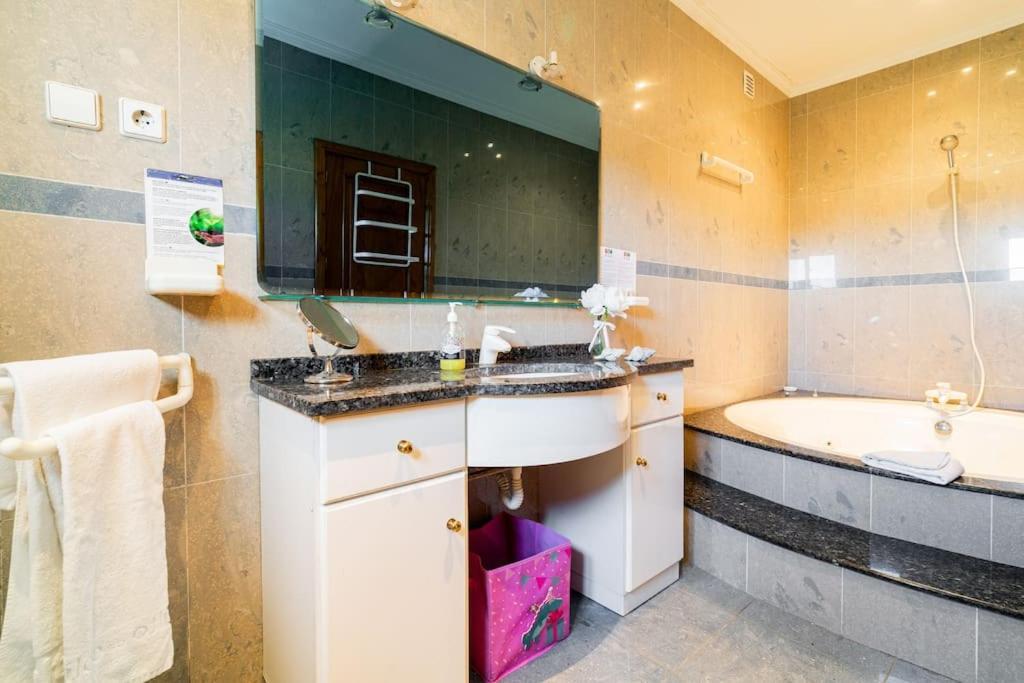 Casa Monte Beira Rio Touguinho ภายนอก รูปภาพ